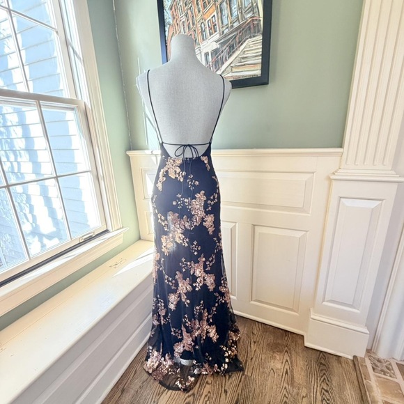 Simplee Rose gold Sequin plunge v-neckline backless mermaid dress in Black - Picture 3 of 8